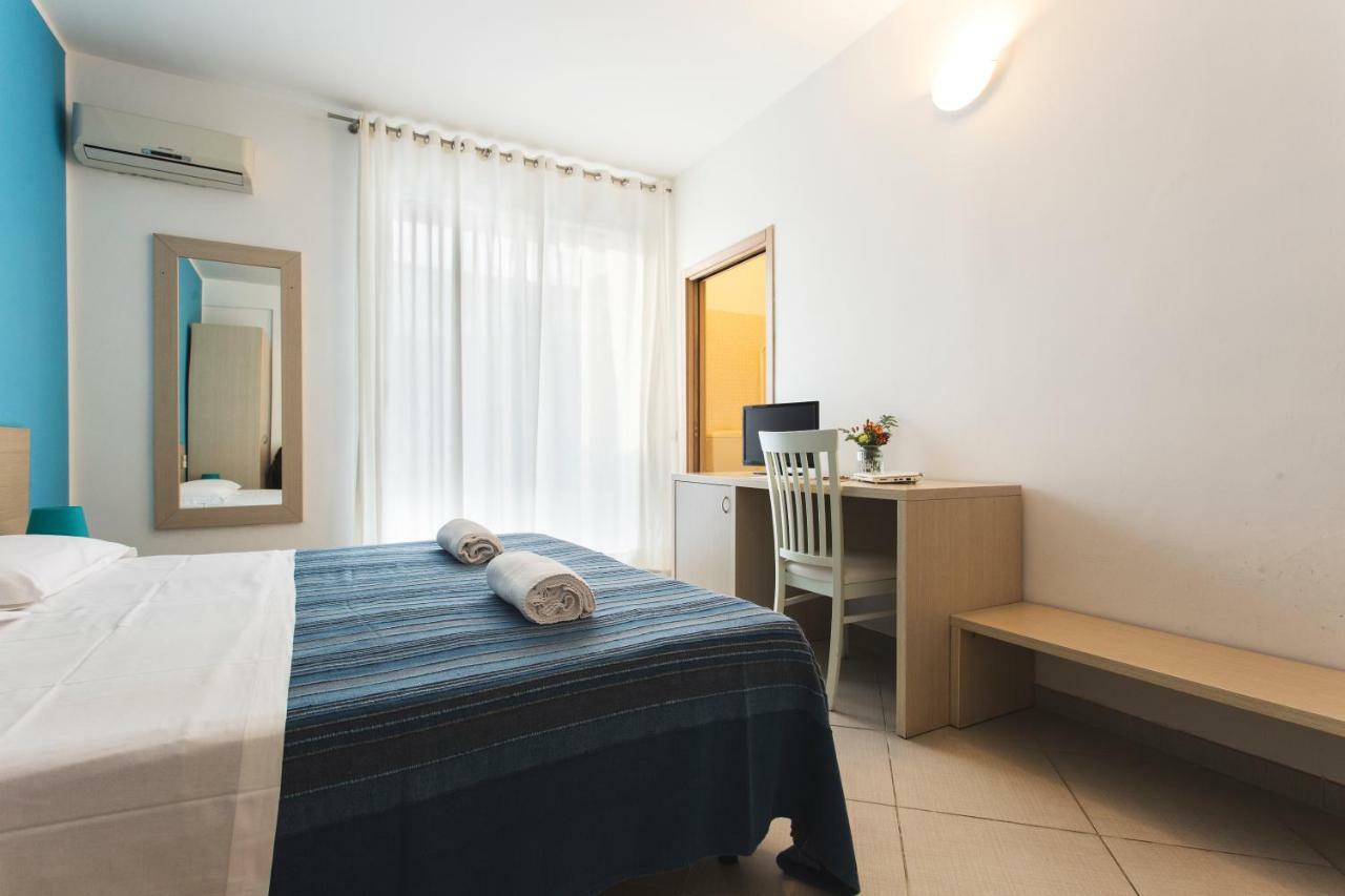 Hotel Baia Del Sole Марина-ди-Рагуза Экстерьер фото