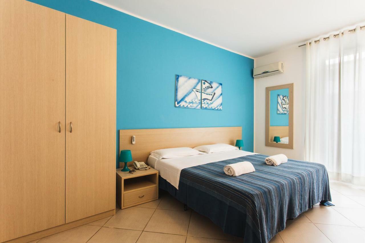 Hotel Baia Del Sole Марина-ди-Рагуза Экстерьер фото