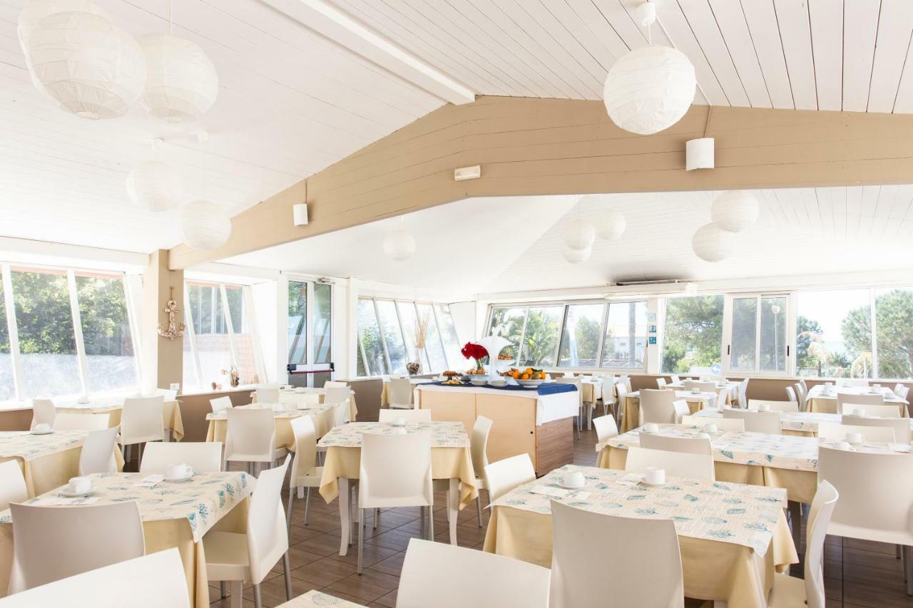 Hotel Baia Del Sole Марина-ди-Рагуза Экстерьер фото